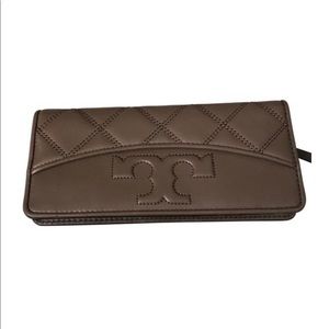 NWT Tory Burch savannah wallet